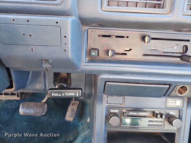 image for item NP9080 1987 Toyota  pickup truck