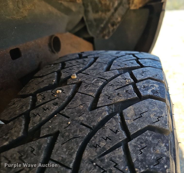 image for item NP9080 1987 Toyota  pickup truck