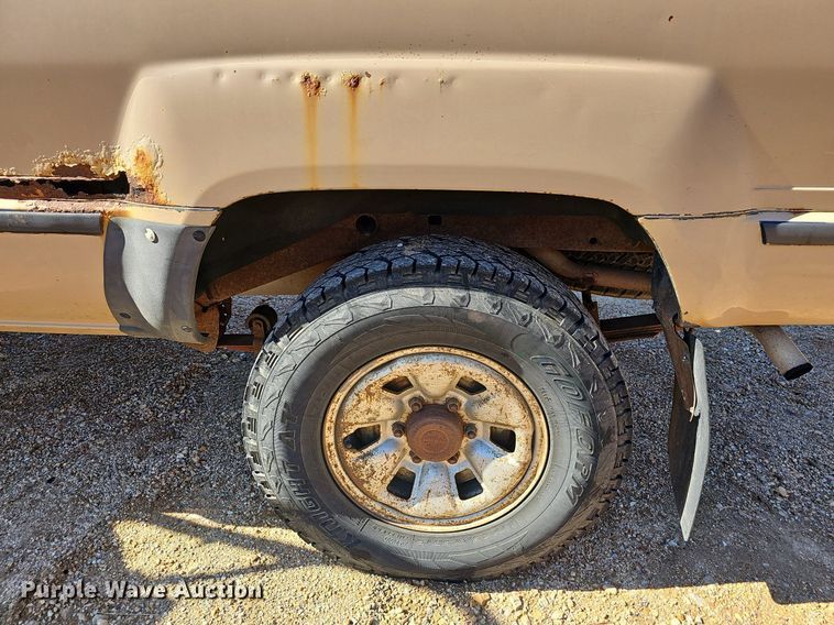 image for item NP9080 1987 Toyota  pickup truck