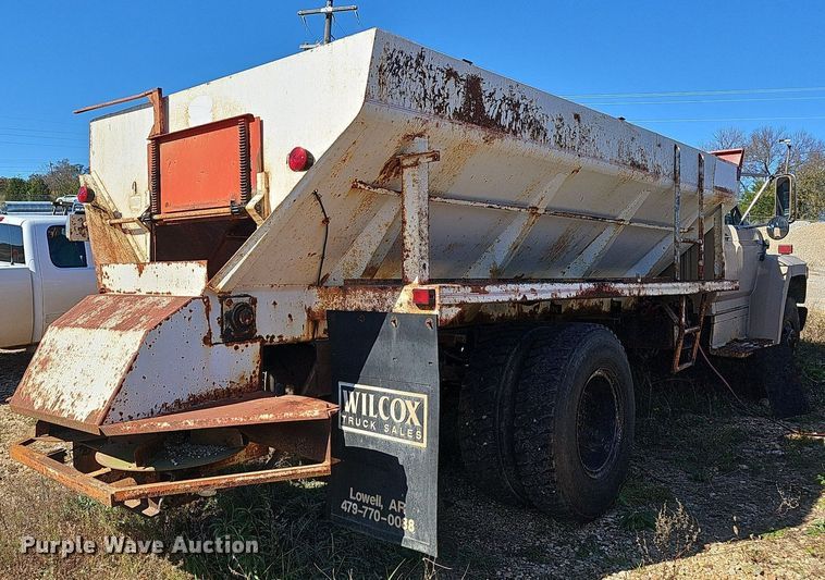 image for item NP9081 1987 Ford F700  manure spreader truck