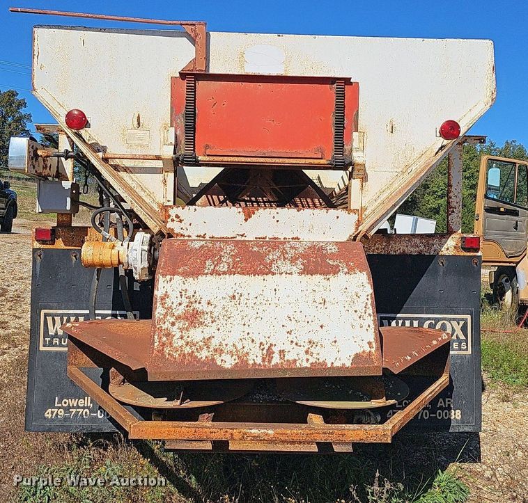 image for item NP9081 1987 Ford F700  manure spreader truck