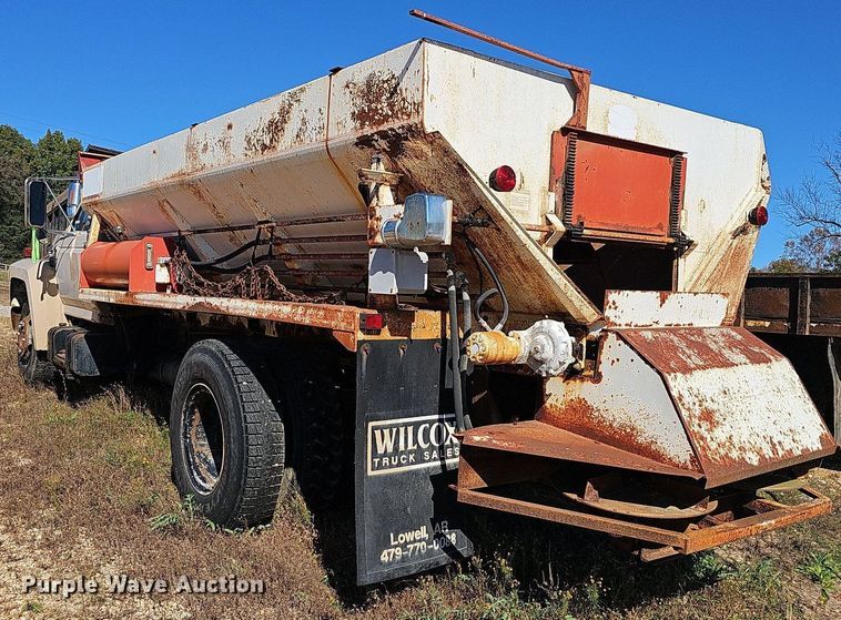 image for item NP9081 1987 Ford F700  manure spreader truck