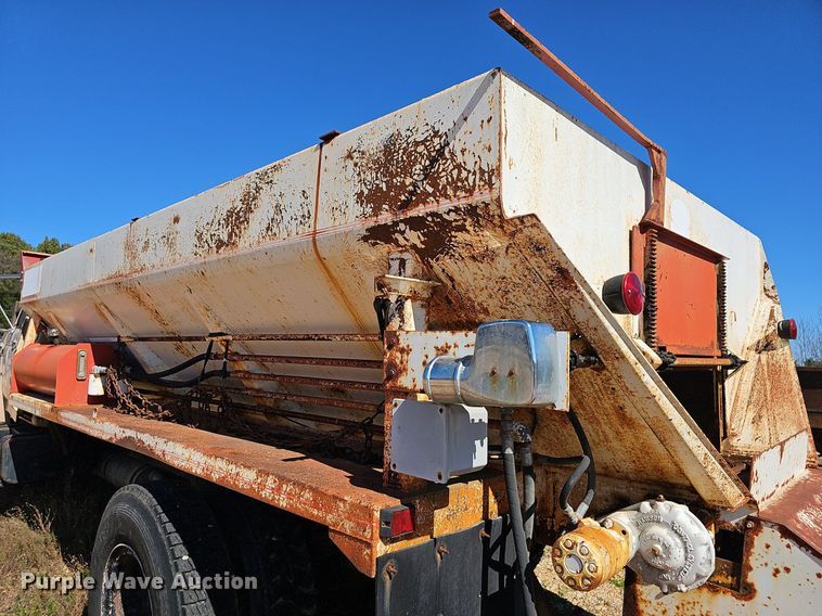 image for item NP9081 1987 Ford F700  manure spreader truck