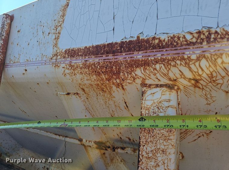 image for item NP9081 1987 Ford F700  manure spreader truck