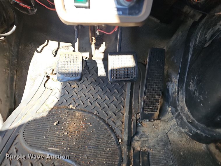 image for item NP9081 1987 Ford F700  manure spreader truck