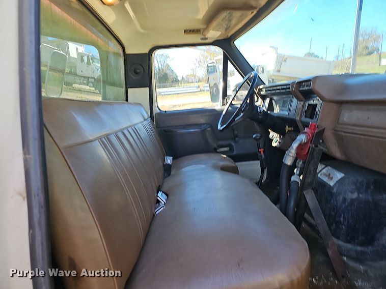 image for item NP9081 1987 Ford F700  manure spreader truck