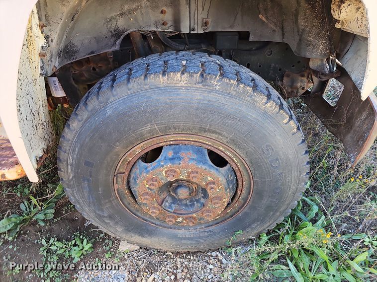 image for item NP9081 1987 Ford F700  manure spreader truck