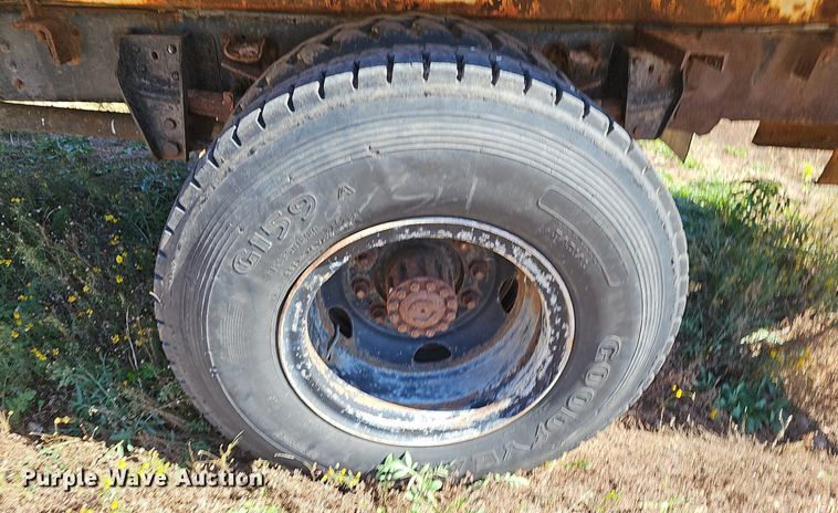 image for item NP9081 1987 Ford F700  manure spreader truck