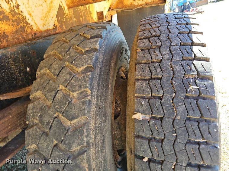 image for item NP9081 1987 Ford F700  manure spreader truck