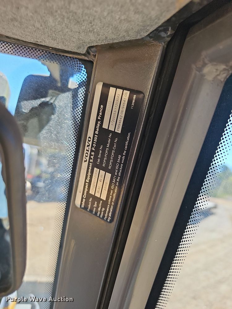 image for item NP9082 2008 Volvo BL70  backhoe