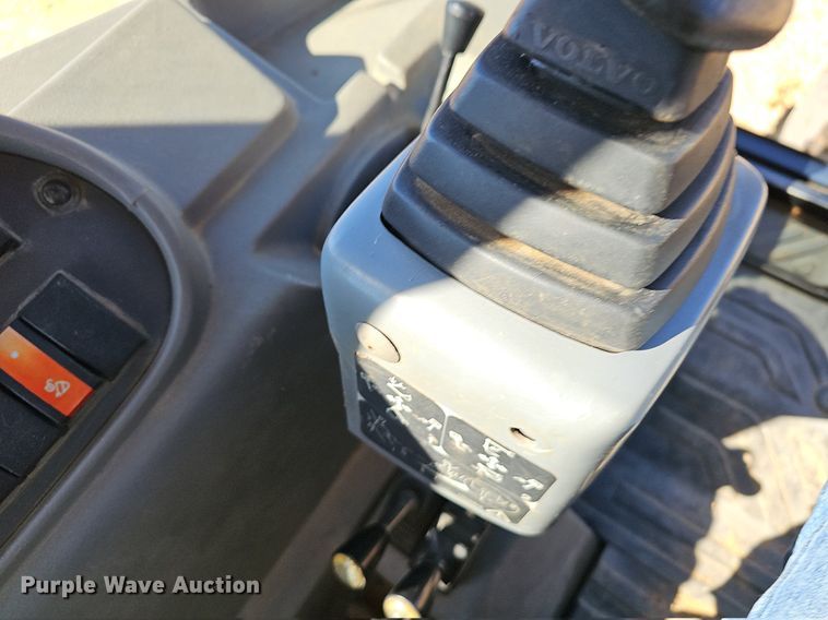 image for item NP9082 2008 Volvo BL70  backhoe