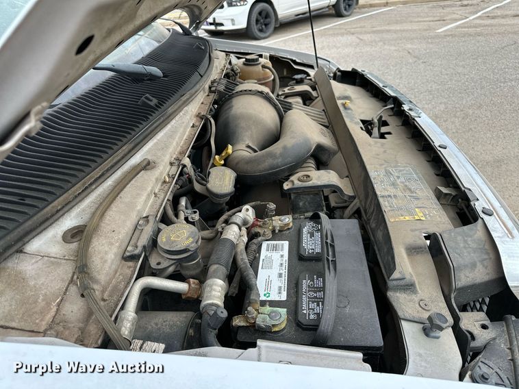 image for item NQ9484 2013 Ford E450  shuttle bus