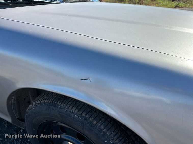 image for item NQ9507 2004 Ford Crown Victoria Police Interceptor