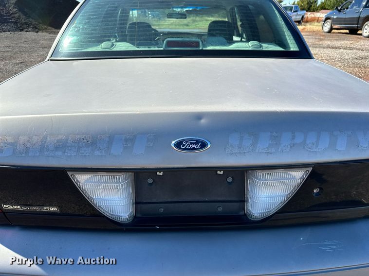 image for item NQ9507 2004 Ford Crown Victoria Police Interceptor