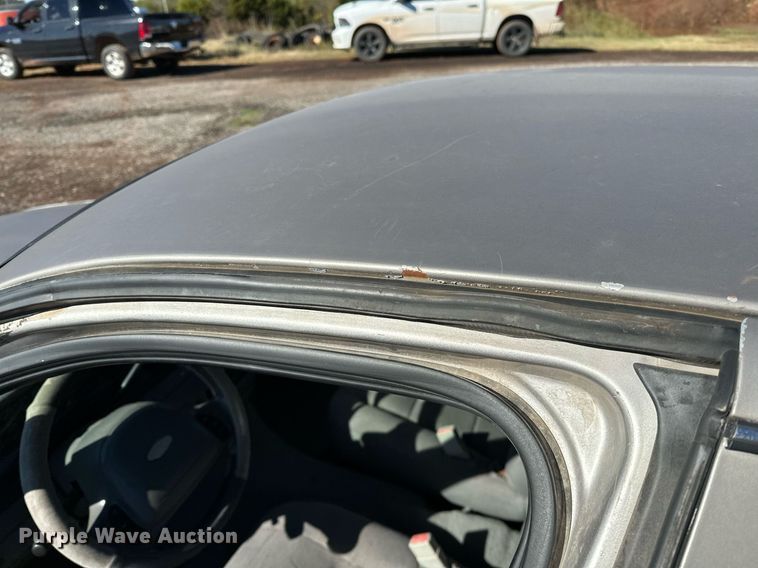 image for item NQ9507 2004 Ford Crown Victoria Police Interceptor