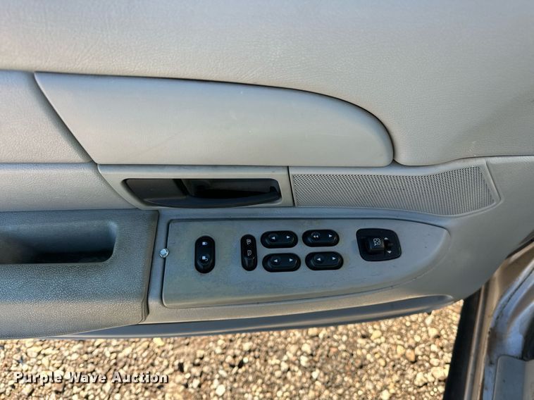 image for item NQ9507 2004 Ford Crown Victoria Police Interceptor