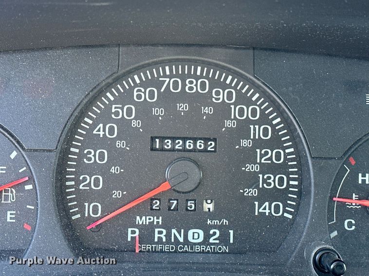 image for item NQ9507 2004 Ford Crown Victoria Police Interceptor