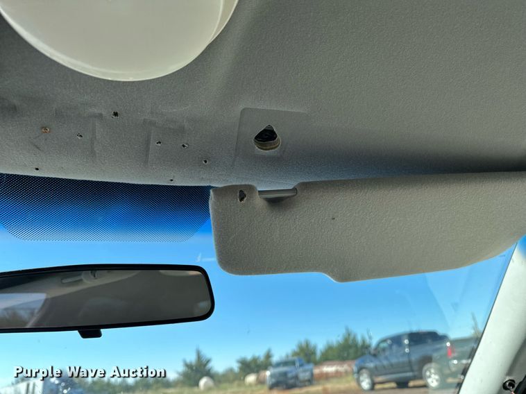 image for item NQ9507 2004 Ford Crown Victoria Police Interceptor