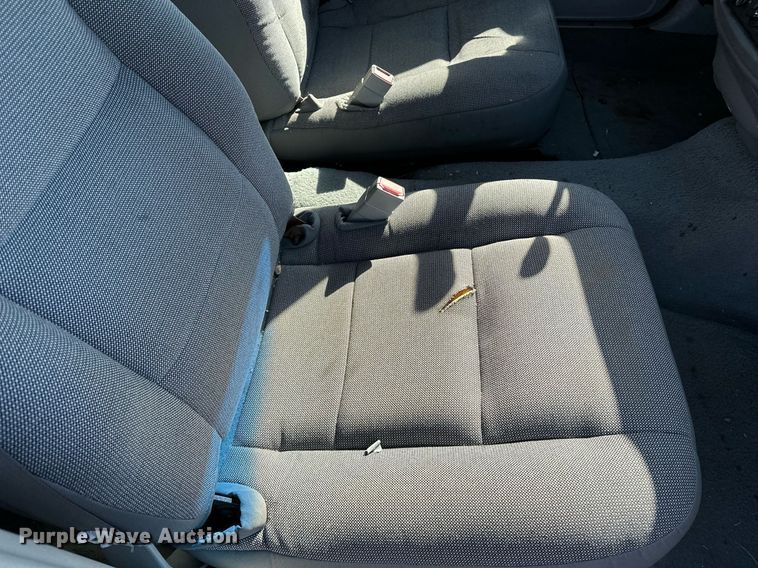 image for item NQ9507 2004 Ford Crown Victoria Police Interceptor