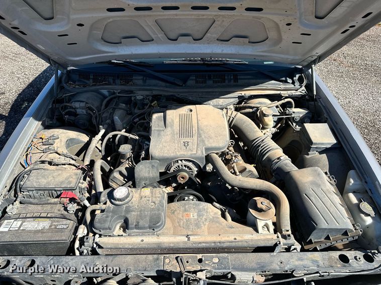 image for item NQ9507 2004 Ford Crown Victoria Police Interceptor