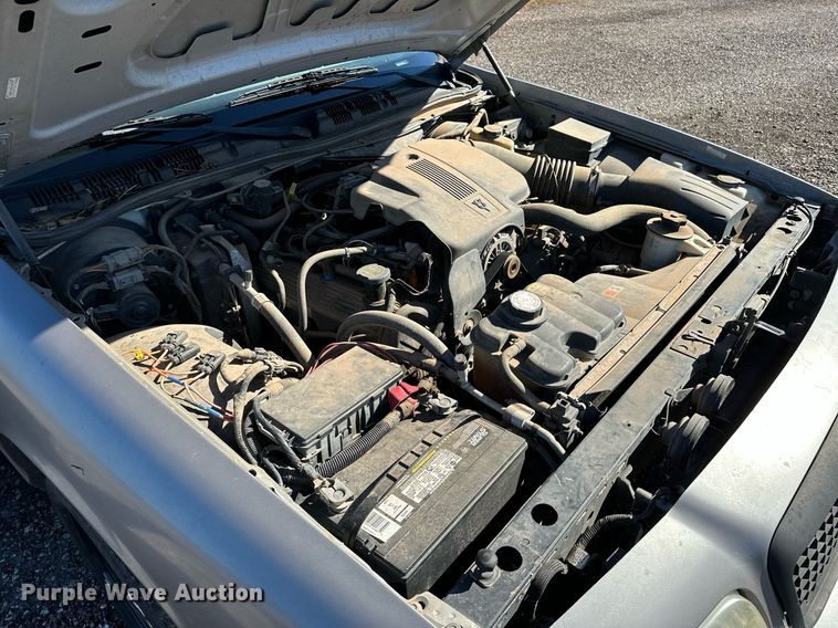 image for item NQ9507 2004 Ford Crown Victoria Police Interceptor