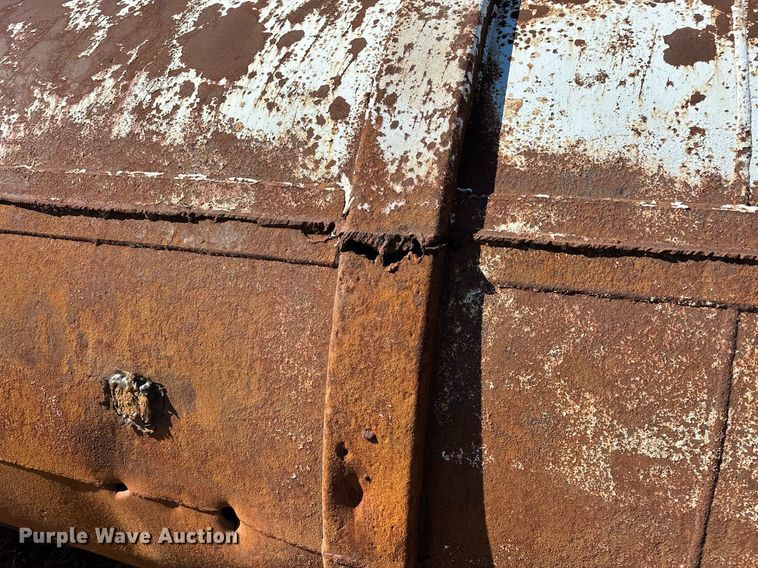 image for item NQ9510 (3) steel tanks