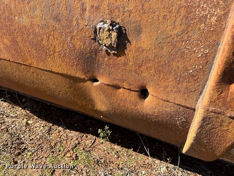 image for item NQ9510 (3) steel tanks