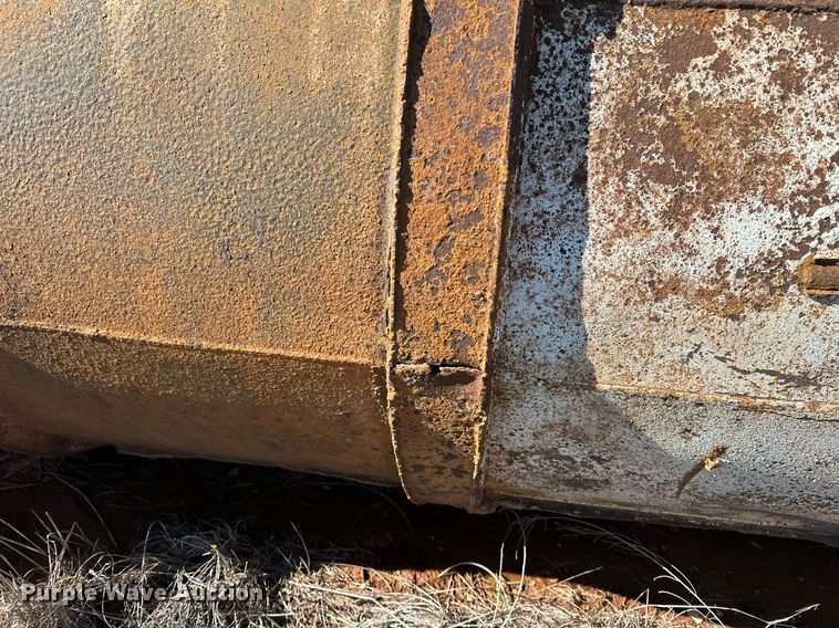 image for item NQ9510 (3) steel tanks