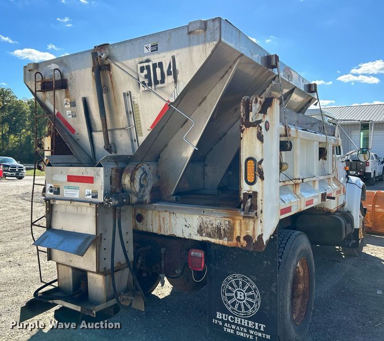 image for item NQ9974 2001 International 4900  dump truck