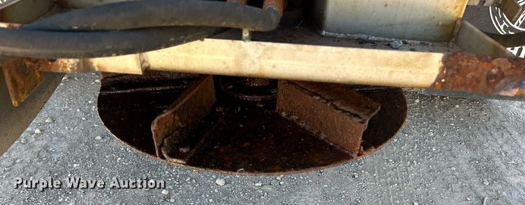 image for item NQ9974 2001 International 4900  dump truck