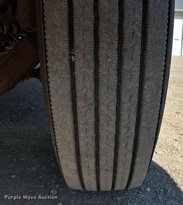 image for item NQ9974 2001 International 4900  dump truck