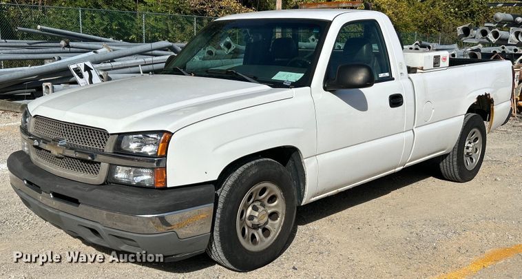 image for item NQ9988 2005 Chevrolet Silverado 1500  pickup truck