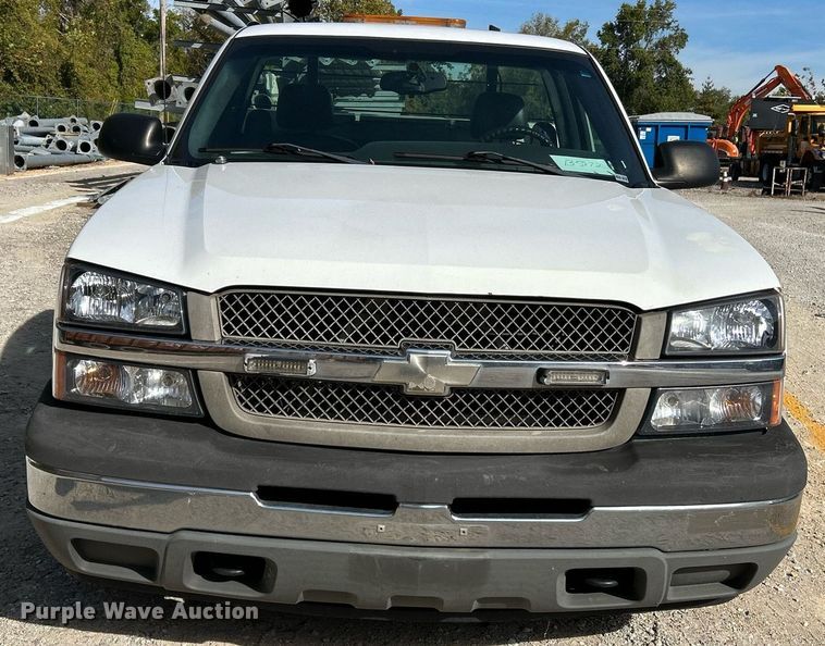 image for item NQ9988 2005 Chevrolet Silverado 1500  pickup truck