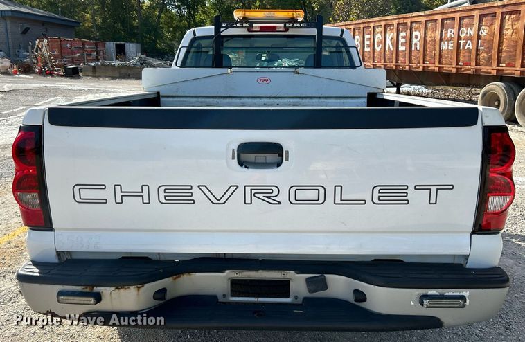 image for item NQ9988 2005 Chevrolet Silverado 1500  pickup truck