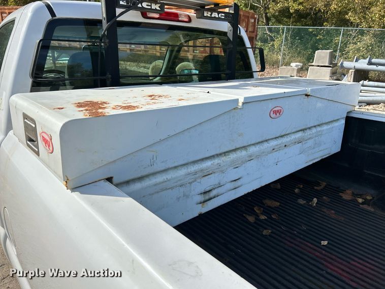 image for item NQ9988 2005 Chevrolet Silverado 1500  pickup truck