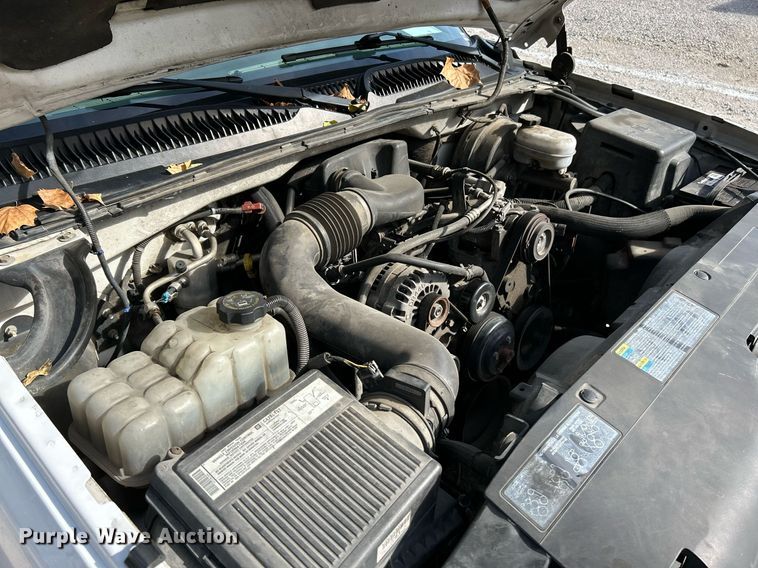 image for item NQ9988 2005 Chevrolet Silverado 1500  pickup truck