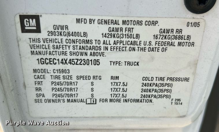 image for item NQ9988 2005 Chevrolet Silverado 1500  pickup truck