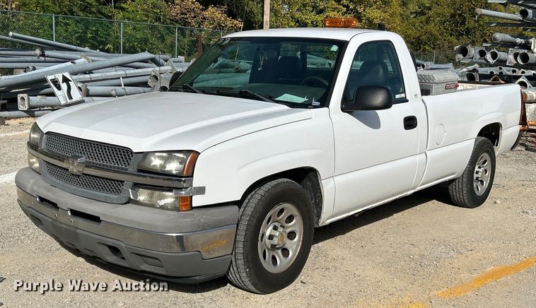 image for item NQ9989 2005 Chevrolet Silverado 1500  pickup truck