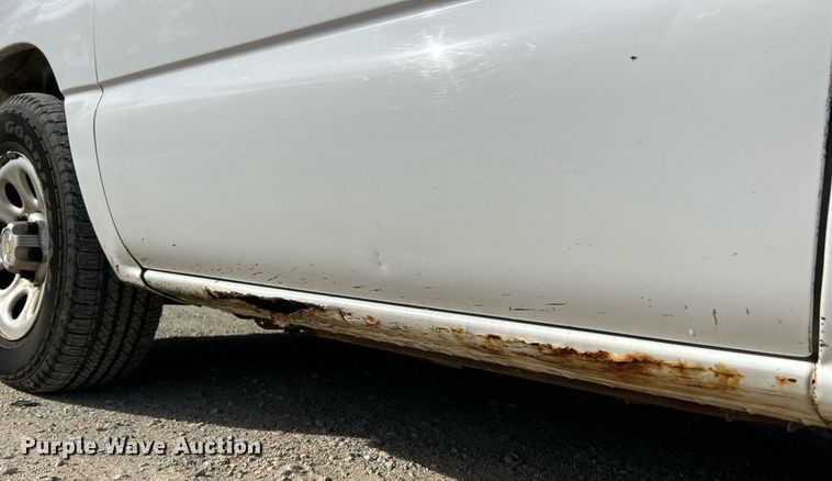 image for item NQ9989 2005 Chevrolet Silverado 1500  pickup truck