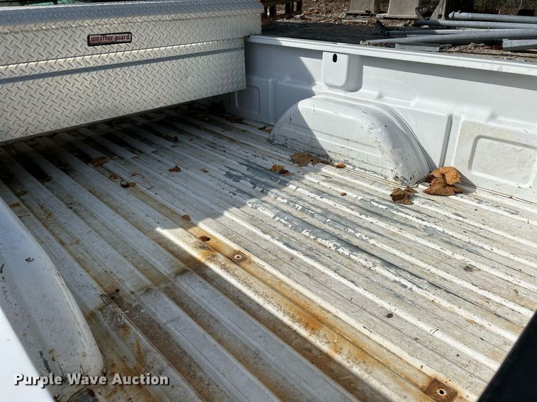 image for item NQ9989 2005 Chevrolet Silverado 1500  pickup truck