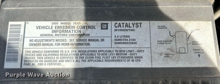 image for item NQ9989 2005 Chevrolet Silverado 1500  pickup truck