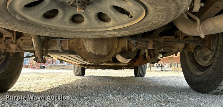 image for item NQ9989 2005 Chevrolet Silverado 1500  pickup truck