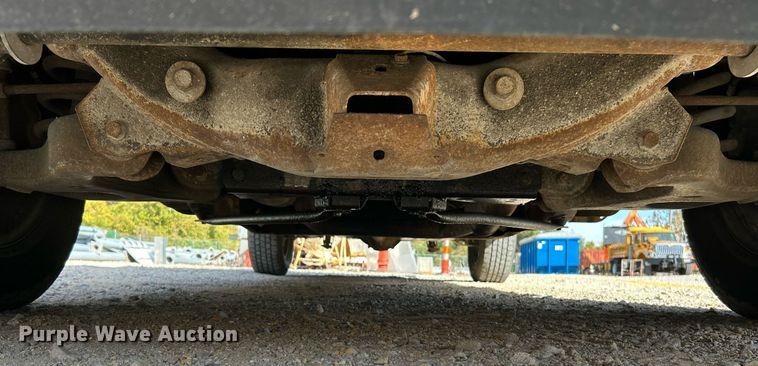 image for item NQ9989 2005 Chevrolet Silverado 1500  pickup truck