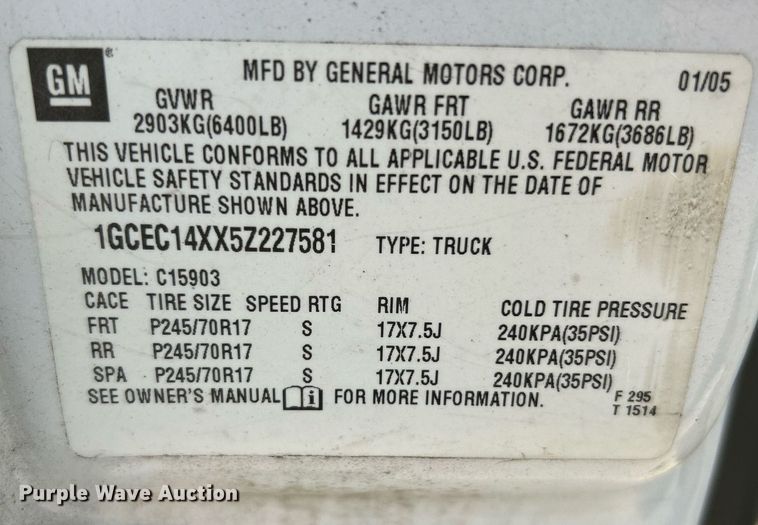 image for item NQ9989 2005 Chevrolet Silverado 1500  pickup truck