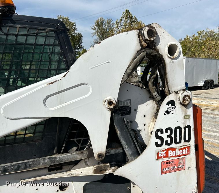 image for item NQ9991 2007 Bobcat S300  skid steer loader