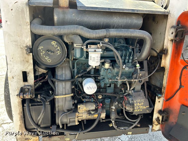 image for item NQ9991 2007 Bobcat S300  skid steer loader
