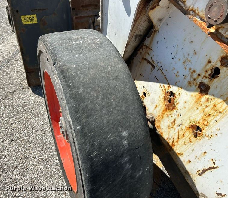 image for item NQ9991 2007 Bobcat S300  skid steer loader