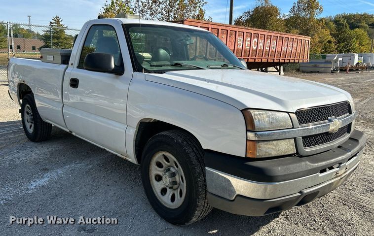image for item NQ9992 2005 Chevrolet Silverado 1500  pickup truck