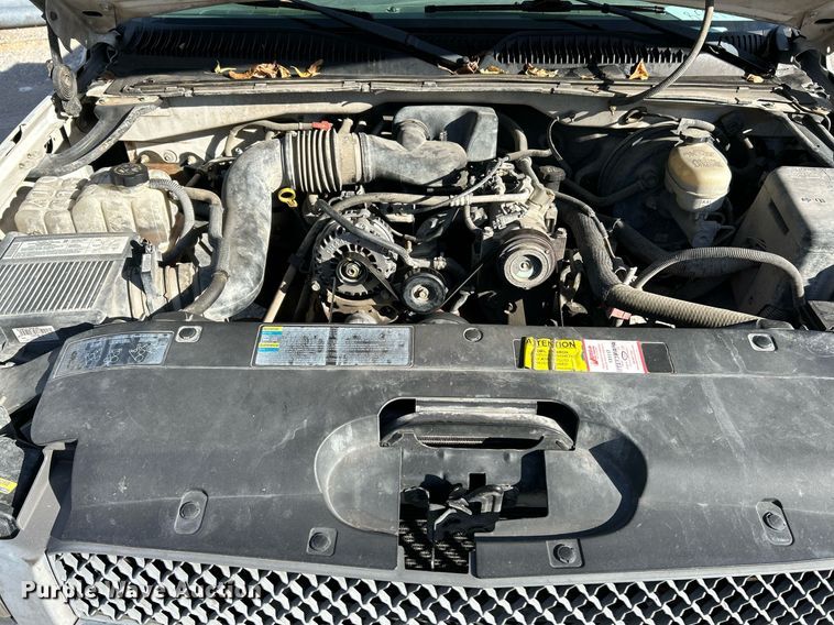 image for item NQ9992 2005 Chevrolet Silverado 1500  pickup truck