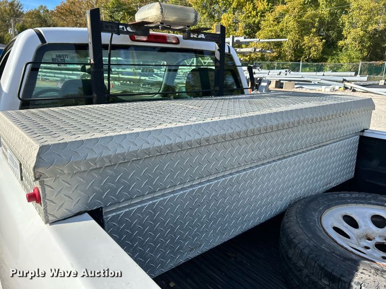 image for item NQ9992 2005 Chevrolet Silverado 1500  pickup truck